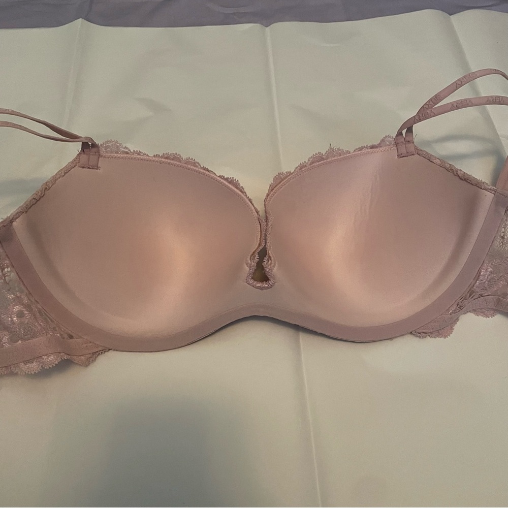 Victorias Secret padded demi - Picture 3 of 5